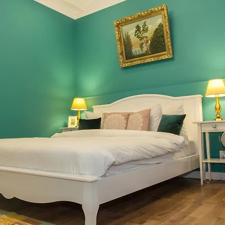 Apartment Premium By Mrg *