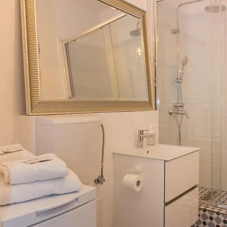 Premium By Mrg Бухарест